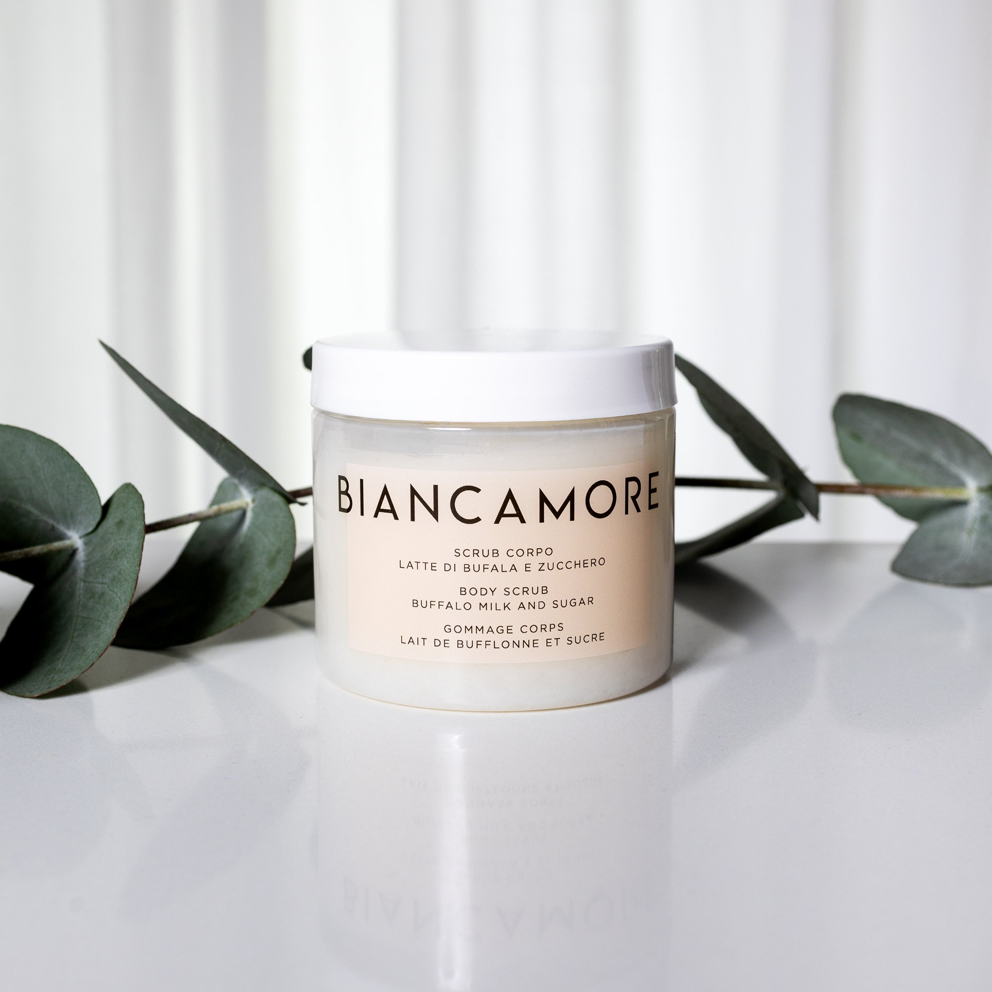 Scrub con latte di bufala e zucchero